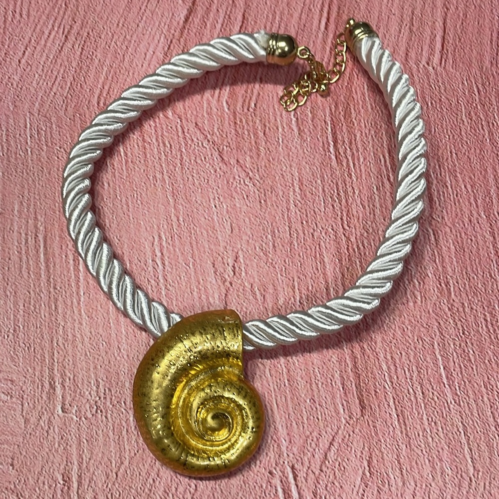 Pretty Little Thing Shell Necklace - Picture 3 of 7
